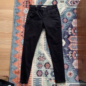 Black Curvy Skinny Levi’s